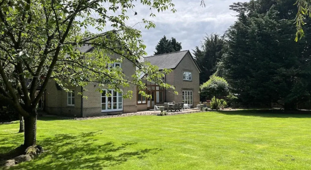 Norwich Luxury Getaway With 4 Bedrooms & Annex, Забронировать Отель Отели Норидж 3 звезды, рядом с Квартал Тумленд, 3*