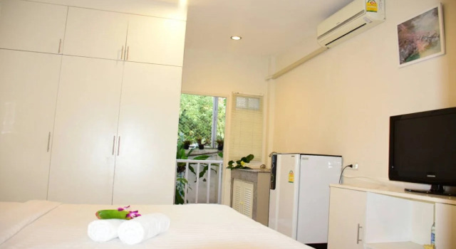KK Centrum Hotel, Varaa Hotelli Hotellit North-Eastern Thailand pysäköinnillä, Pysäköinti