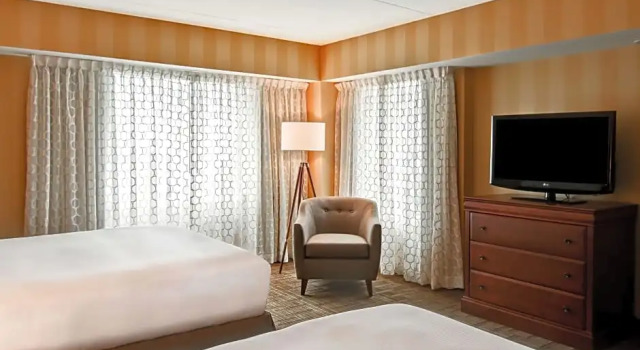 Этаж 3-4 люкс End с 2 комнатами DoubleTree Fallsview Resort & Spa by Hilton - Niagara Falls