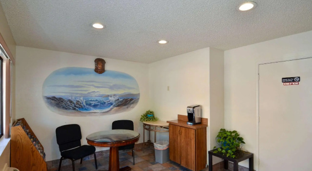 Beyond Stay Hotel, Rezerwuj Hotel Hotele w Victorville z basenem, Basen