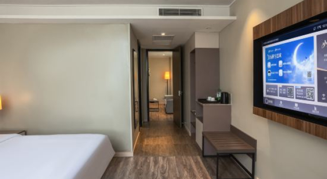 Люкс Homeinn Plus Hotel (Weihai Railway Station Hanlefang Pedestrian Street)
