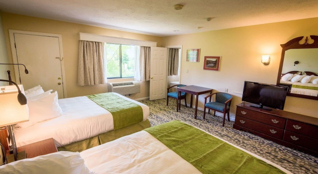 Четырёхместный номер Standard Fox Ridge Resort