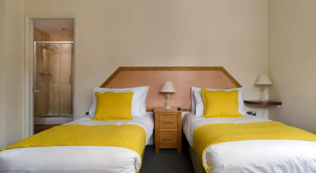 Standaard Driepersoonskamer St Andrews Hotel