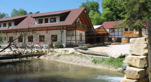 Кровать в общем номере Erlebnisgastronomie Lochmuhle