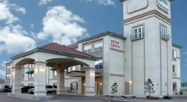 Кровать в общем номере La Quinta by Wyndham Gallup