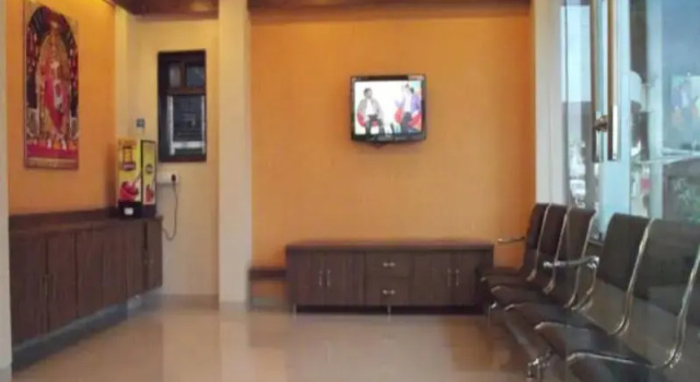 Hotel Sai Palkhi, Забронировать Отель Ширди штат Махараштра, рядом с Железнодорожный вокзал Сайнагар