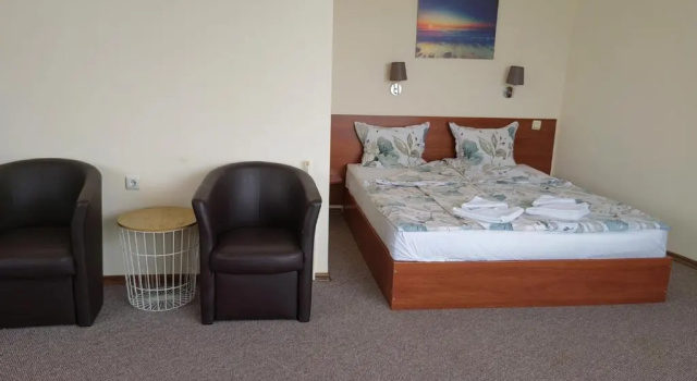 Четырёхместный номер Standard с балконом Family Hotel Diana