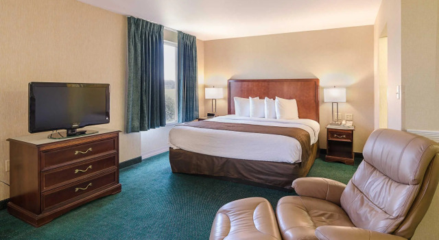 Люкс c 1 комнатой MainStay Suites Roanoke Airport