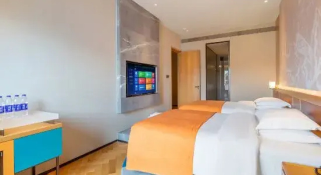 Четырёхместный люкс Comfort с 2 комнатами с балконом Zhangjiakou Fulong Fengling Yuegu Fanwoods Hotel