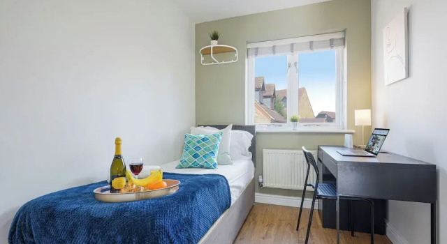 3 Bed House - Sleeps 7 - Garden - Parking - Wifi, Varaa Lomakoti Mökit kohteessa Merseyside, Mökki
