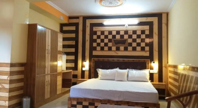 Monal Residency by StayApart, Buchen Sie Hotel Kalpa 