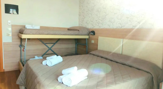 Четырёхместный номер Standard Hotel Monica