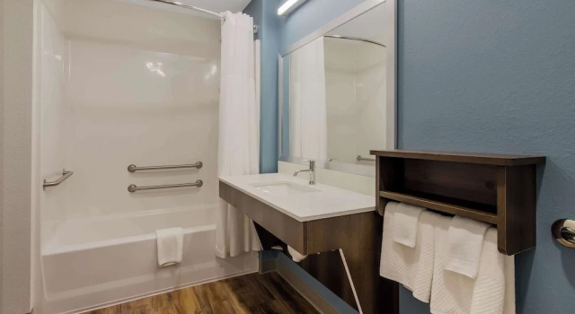 Четырёхместный номер Standard WoodSpring Suites Roanoke