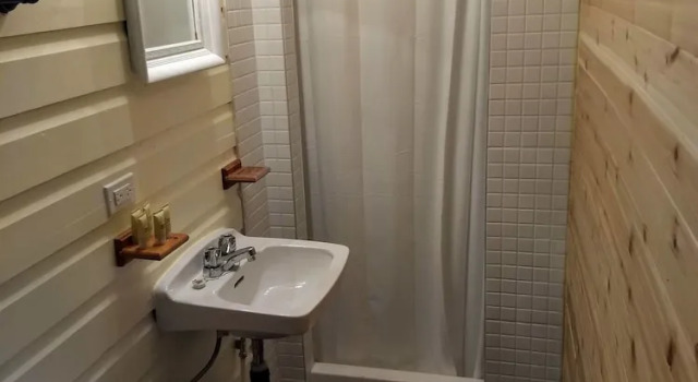 Номер Standard Dwight Riverside Inn