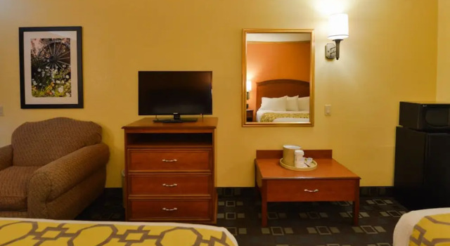 Люкс c 1 комнатой Americas Best Value Inn Colorado Springs
