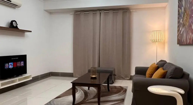 ONE Comfortable 2BR Apartment near Airport