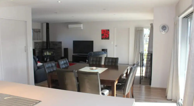 6 Grantham Drive