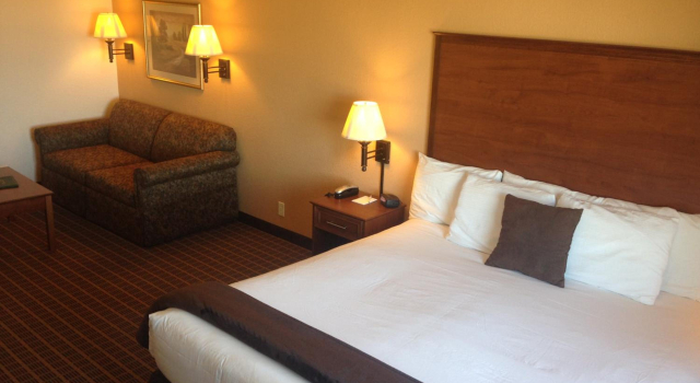 Expressway Suites Fargo
