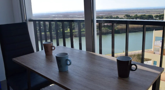 372-estudio Cerca de la Playa,hermosas Vistas, Забронировать Отель Отели Alt Empordà с парковкой, Парковка