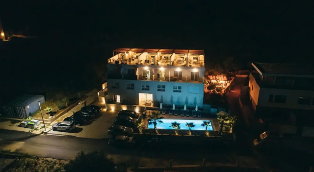 Nice Apartment in Okrug Gornji With 2 Bedrooms, Outdoor Swimming Pool and Heated Swimming Pool