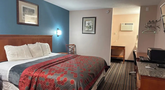 Camera Standard Executive Inn