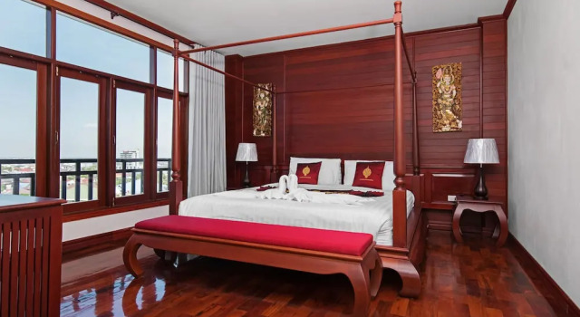 Двухместный номер Deluxe с балконом Manorom Chateau Hotel
