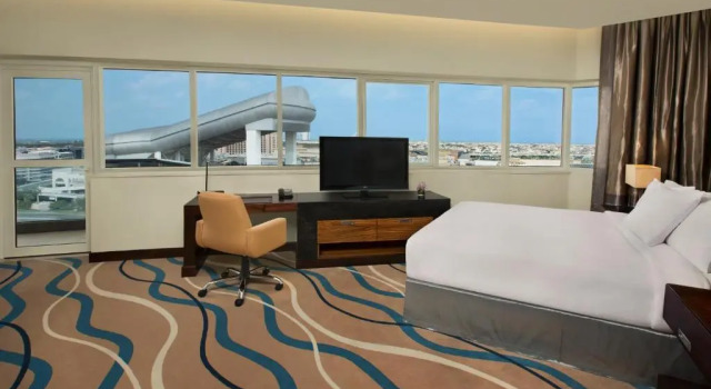 Двухместный номер Deluxe с балконом DoubleTree by Hilton Hotel and Residences Dubai Al Barsha