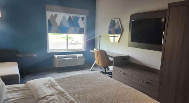 Двухместный номер Standard Holiday Inn Express & Suites Alliance by IHG
