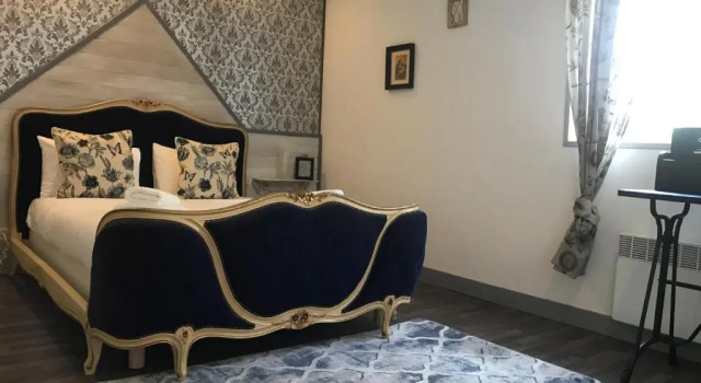 Двухместный номер Standard Hôtel Bien-Être Aux Cyprès de Marquay-Calme et élégance-Laissez-vous porter par une ambiance chaleureuse où chaque instant compte-Découvrez un havre de paix où nature et confort se marient pour vous offrir une expérience unique- Réservez dès aujourdhui