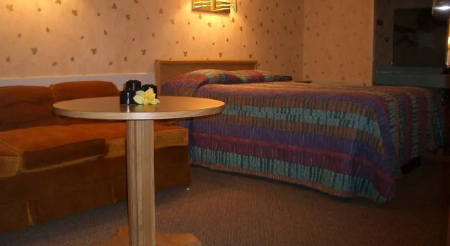 1st Travel Inn Oakley, 预订 酒店 Oakley 堪萨斯州