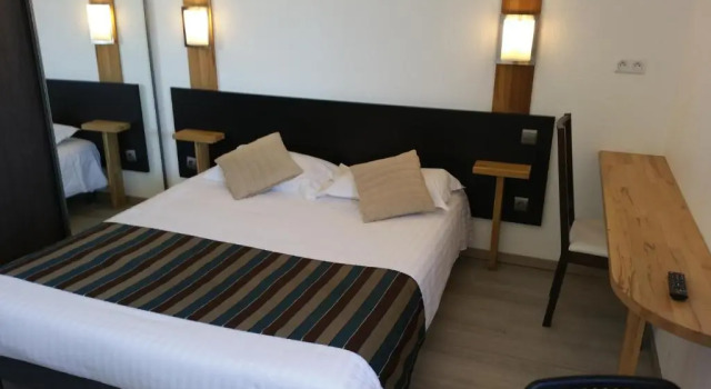 Apparthotel Residella House Room & Kitchen Avignon Le Pontet, Prenota Hotel Hotel a Alvernia con parcheggio, Parcheggio