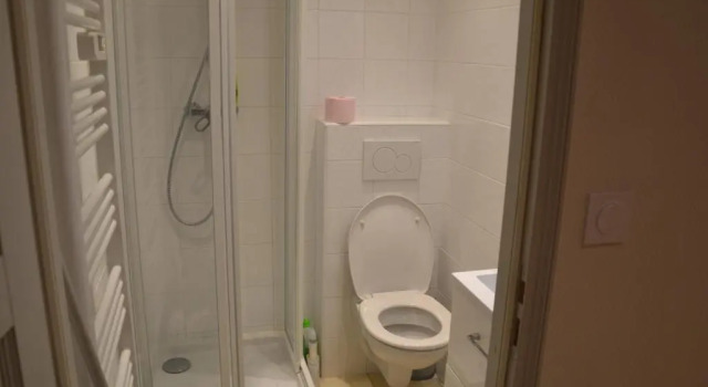 Sur la colline, Rezerwuj Apartament Hotele w Rhône z parkingiem, Parking