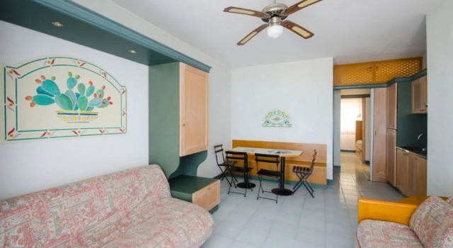 Residence Julia, Buchen Sie Hotel Hotels in Foresta Umbra mit Pool, Schwimmbad