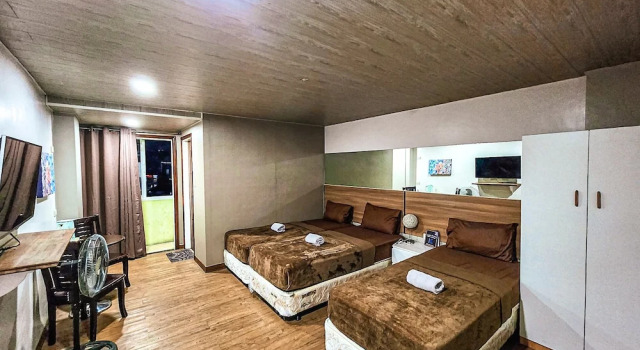 Трёхместный номер Standard с балконом Hotel Urban-Khotel Kurban Hotel