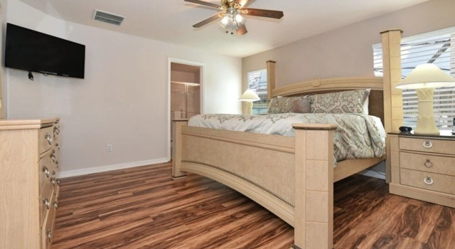 4 Bed Pool Game Room In Sandy Ridge 4 Bedroom Home by Redawning, Забронировать Дом для отпуска Виллы Давенпорт, Вилла