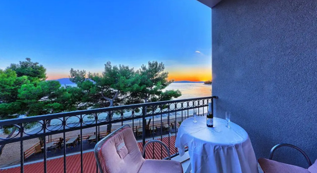 Hotel Nano, 预订 酒店 德尔韦尼克 Makarska Riviera