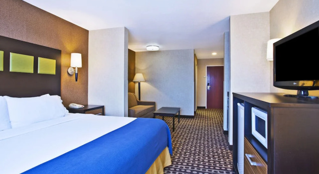 Двухместный люкс Holiday Inn Express Hotel & Suites Wabash by IHG