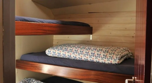 Zeilschip Liberté, Book Hotel  