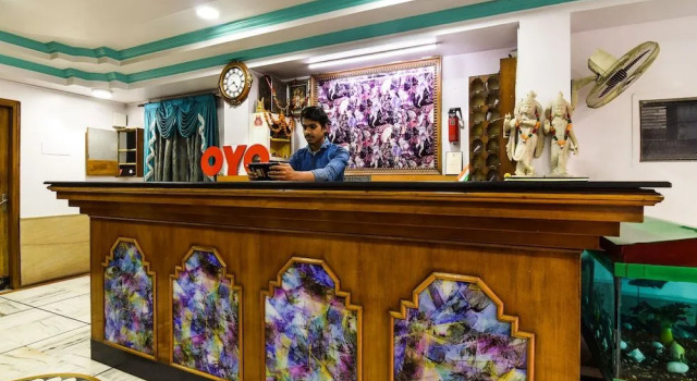 OYO 11732 Maharaja Inn