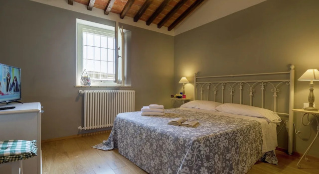 Gorgeous Tuscan Villa in Cortona With Swimming Pool