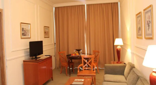 Номер Standard Hotel Napoleon Beirut