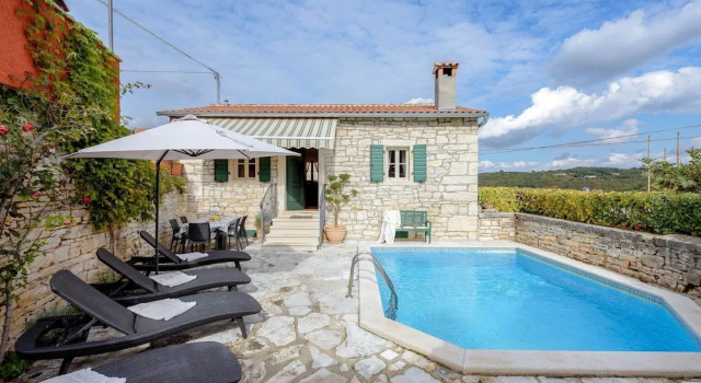 Коттедж Lovely Stone House With Private Swimming Pool