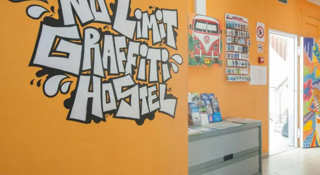 Номер Economy No Limit Hostel Graffiti