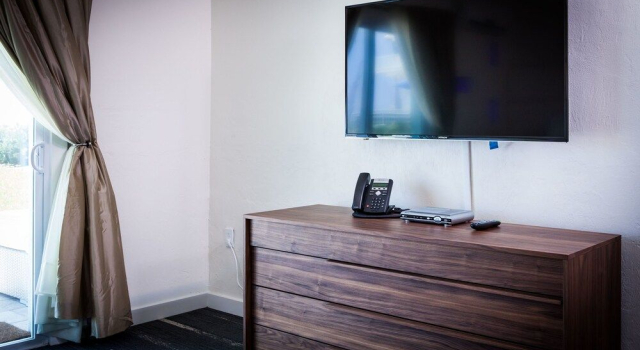 The Salty Mermaid Oceanfront Hotel, Забронировать Отель Нью-Смирна-Бич Daytona Beach Area