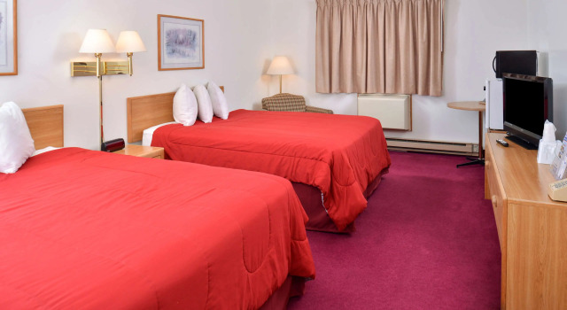 Четырёхместный номер Standard Sauk River Inn & Suites, a Travelodge by Wyndham