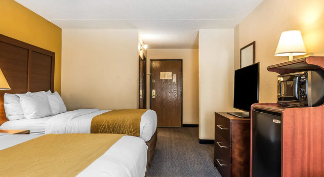 Comfort Inn, Забронировать Отель Зейнсвилл штат Огайо, рядом с Суд округа Маскингам