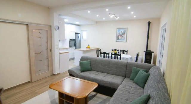 Apartman Lokva, Забронировать Апартаменты/квартира Омиш Окрестности Сплита