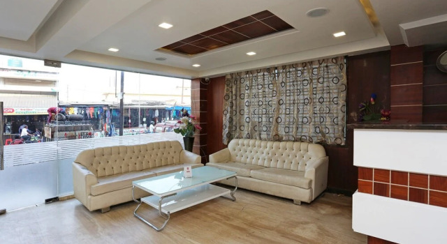 Collection O Mezbaan Regency