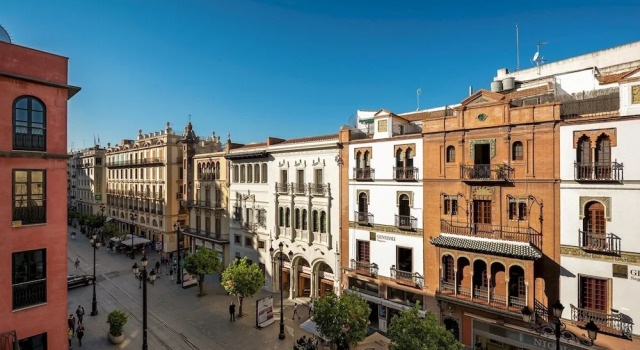 Luxury 3 Bd Apartment Next to the Cathedral. Constitución III