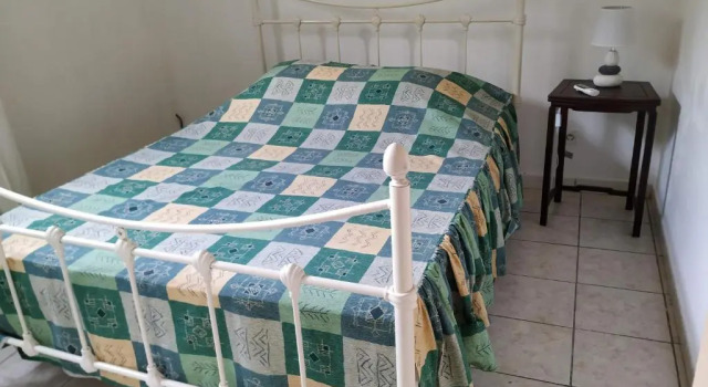 F2 Rez de jardin CARBET, Rezerwuj Apartament Hotele w Saint-Pierre z parkingiem, Parking